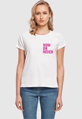 T-shirt 'Now Or Never' Merchcode en blanc : devant