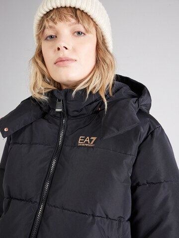 Giacca invernale di EA7 Emporio Armani in nero
