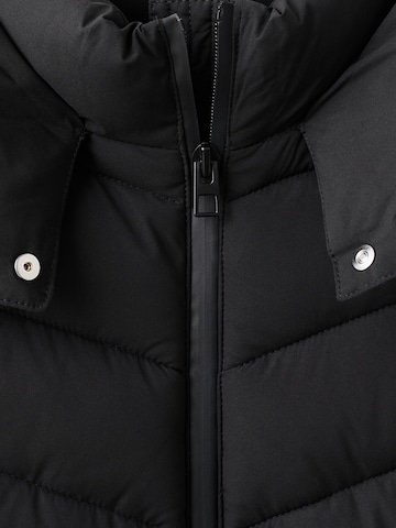 Palton de iarnă 'BEGO' de la MANGO pe negru