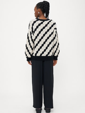 Vero Moda Petite Sweater 'VMBUBLY' in Black