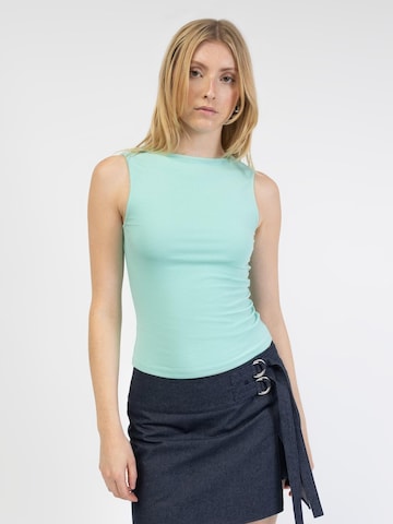 BROKE + SCHÖN Top 'Weiches Top mit U-Boot Ausschnitt' in Green: front
