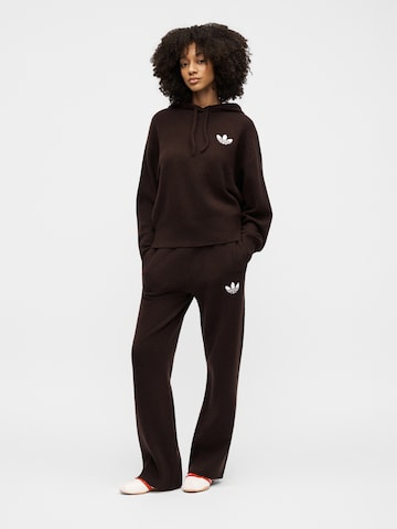 évasé Pantalon 'Essentials' ADIDAS ORIGINALS en marron