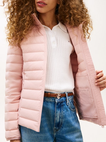 TOMMY HILFIGER Φθινοπωρινό και ανοιξιάτικο μπουφάν σε ροζ