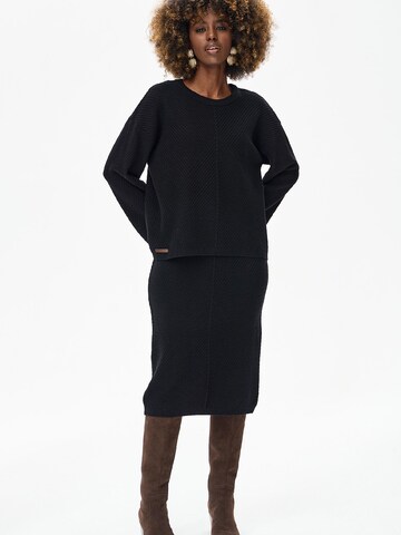 Blue Shadow Sweater in Black: front