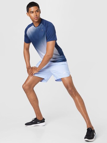 Regular Pantaloni 'Essentials' de la Nike Sportswear pe albastru