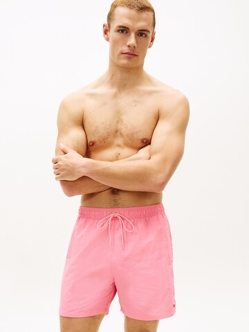 Shorts de bain 'Essential' Tommy Hilfiger Underwear en rose : devant