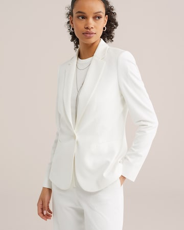 Sacou de la WE Fashion pe alb: față