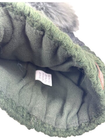 Kumixi Beanie 'Set: Mütze & Loop Schal' in Green