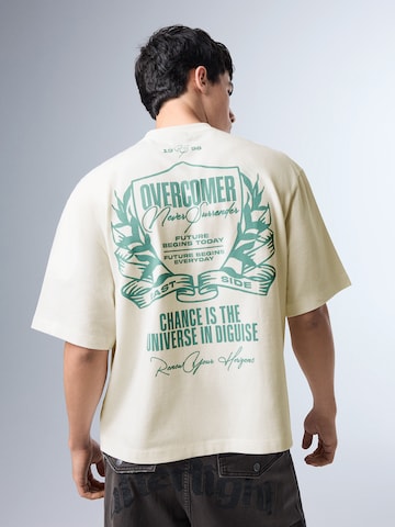 Tricou de la Bershka pe alb: față