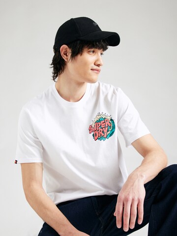 Maglietta 'Outdoor Narrative' di Superdry in bianco