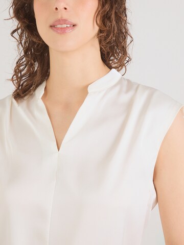 balta ABOUT YOU Marškinėliai 'Ilona'