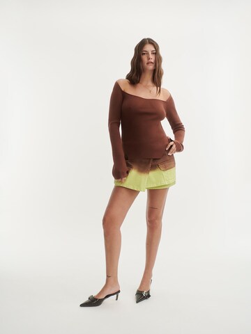 ABOUT YOU x Laura Giurcanu - Jersey en marrón