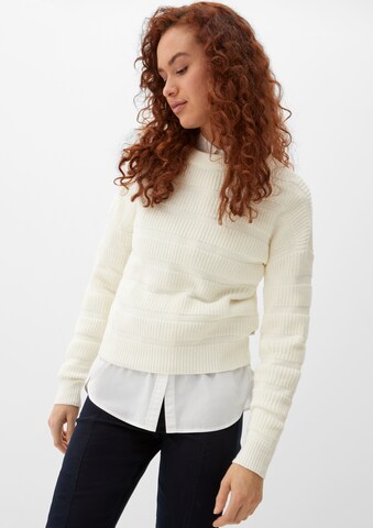 QS Sweter w kolorze beżowy: przód