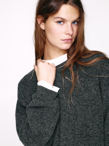 Pull&Bear Sweater in Grey
