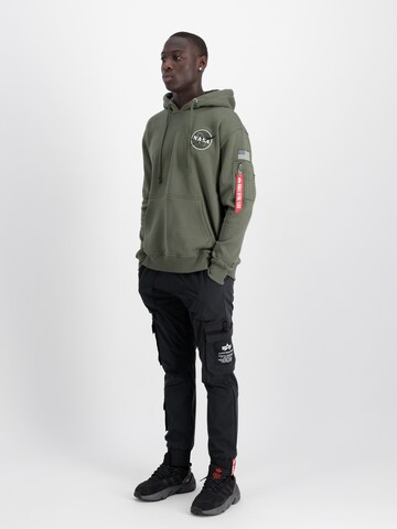 ALPHA INDUSTRIES Sweatshirt 'Space Shuttle' i grön