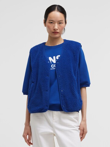 SENSES.THE LABEL Knitted Vest in Blue: front