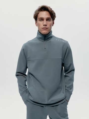 Born Athletic Sweatshirt 'Lowa' in Green: front
