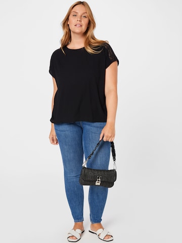 Vero Moda Curve - Blusa 'Nancy' en negro