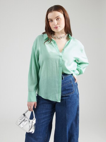 Vero Moda Curve Blouse 'VMQUEENY' in Groen: voorkant