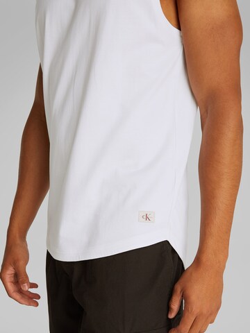 Maglietta di Calvin Klein Jeans in bianco