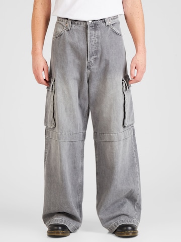 WEEKDAY Wide leg Cargo Jeans 'Pasadena' in Grey: front