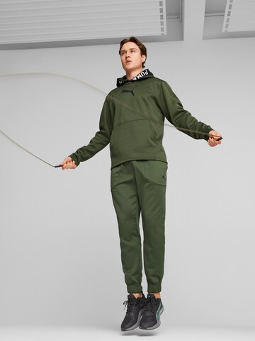 Effilé Pantalon de sport PUMA en vert