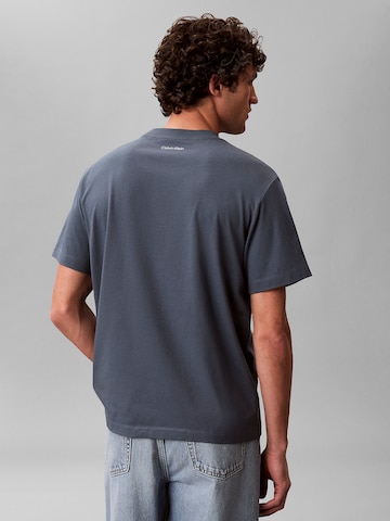 Regular T-Shirt Calvin Klein Jeans en gris