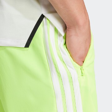 ADIDAS PERFORMANCE - Loosefit Pantalón deportivo 'Essentials' en verde