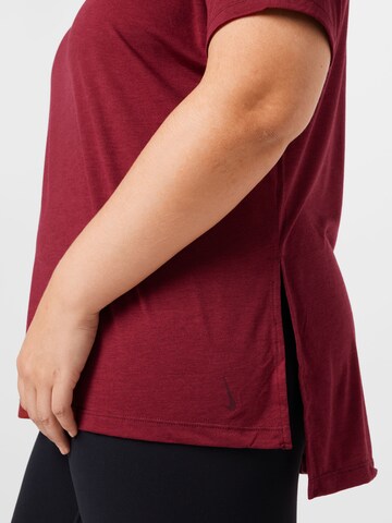 T-shirt fonctionnel Nike Sportswear en rouge