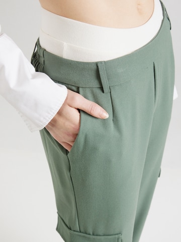 Regular Pantaloni cu buzunare 'VARONE' de la VILA pe verde