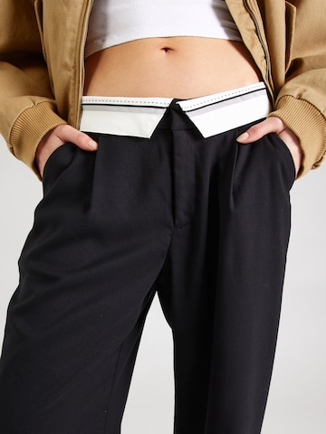 HOLLISTER Široke hlačnice Hlače z naborki 'EMEA' | črna barva