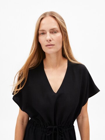 Robe 'Maaholina Lino' ARMEDANGELS en noir
