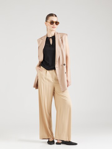 ABOUT YOU Top 'Ruth' in Black