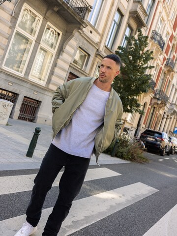 DAN FOX APPAREL Демисезонная куртка 'Arjen' в Зеленый