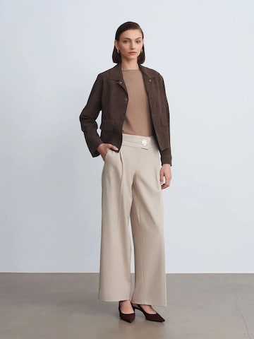 Dilvin Wide leg Pants in Beige: front