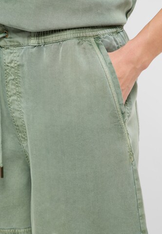 MUSTANG Loosefit Shorts 'Charlottesville' in Grün