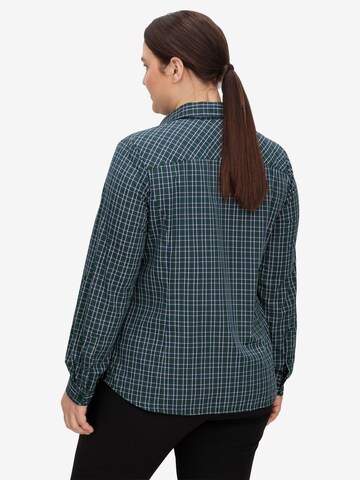 SHEEGO Athletic Button Up Shirt in Green