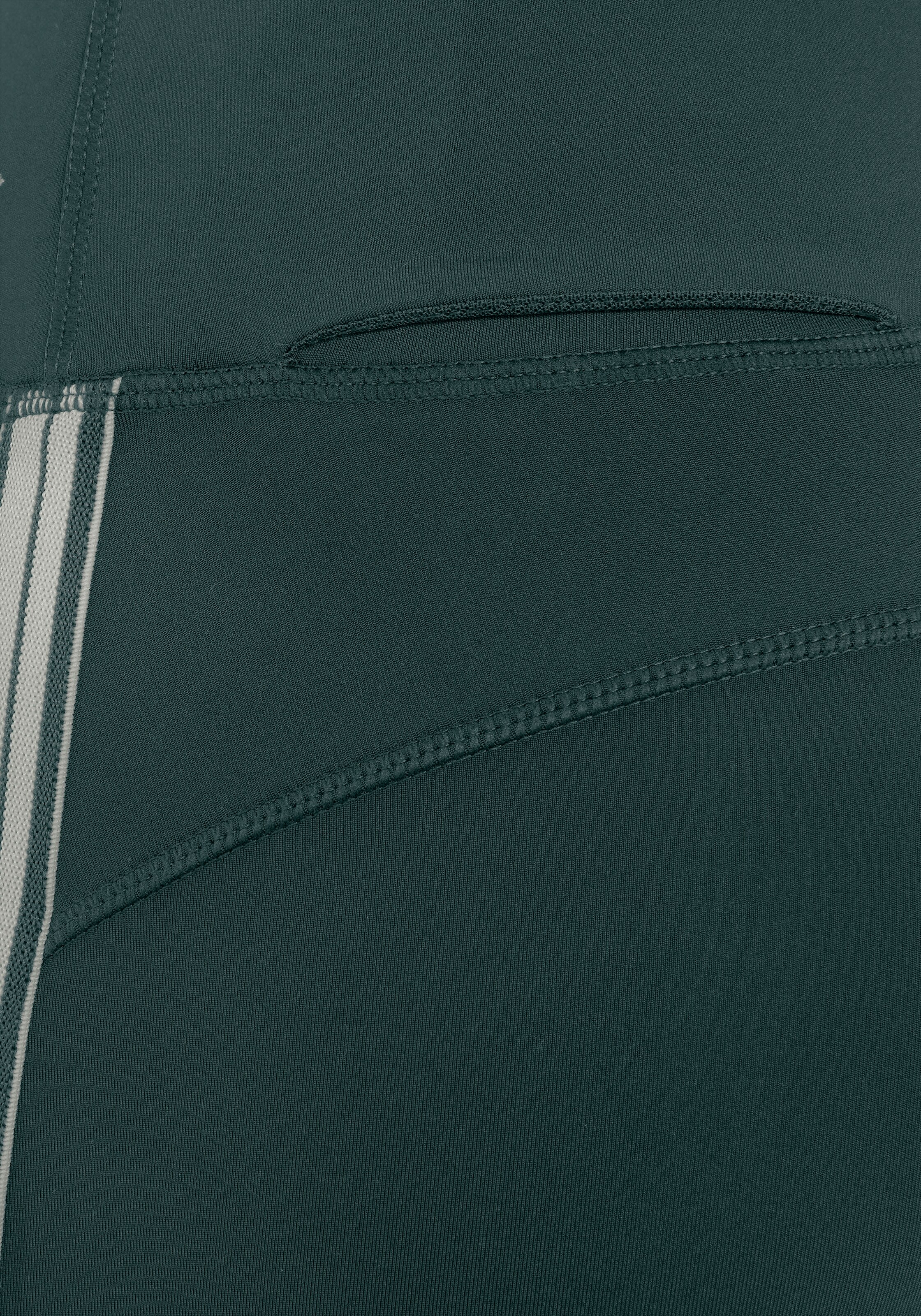 LASCANA ACTIVE Skinny Παντελόνι φόρμας σε πράσινο