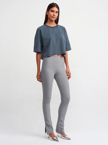 évasé Leggings 'Gamaschen' Dilvin en gris : devant