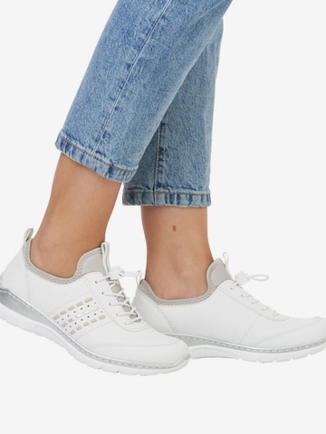 Baskets basses Rieker en blanc