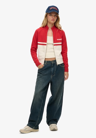 Vestes d’entraînement Superdry en rouge