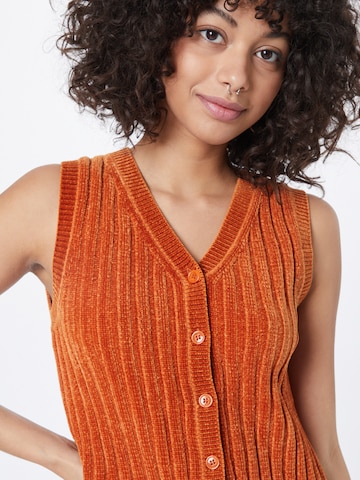 WEEKDAY Knitted Vest 'Mist Chenille' in Orange