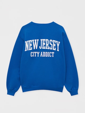 Pull&Bear Sweatshirt in Blue: front