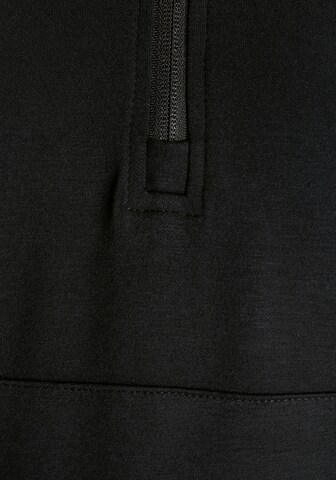 FAYN SPORTS Sweatshirt in Schwarz