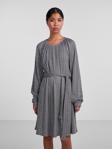 Robe 'DALILAH' PIECES en gris : devant