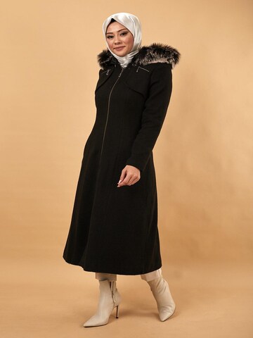 MODAMIHRAM Winter Coat in Black
