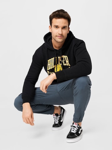 HOLLISTER Sweatshirt in Black