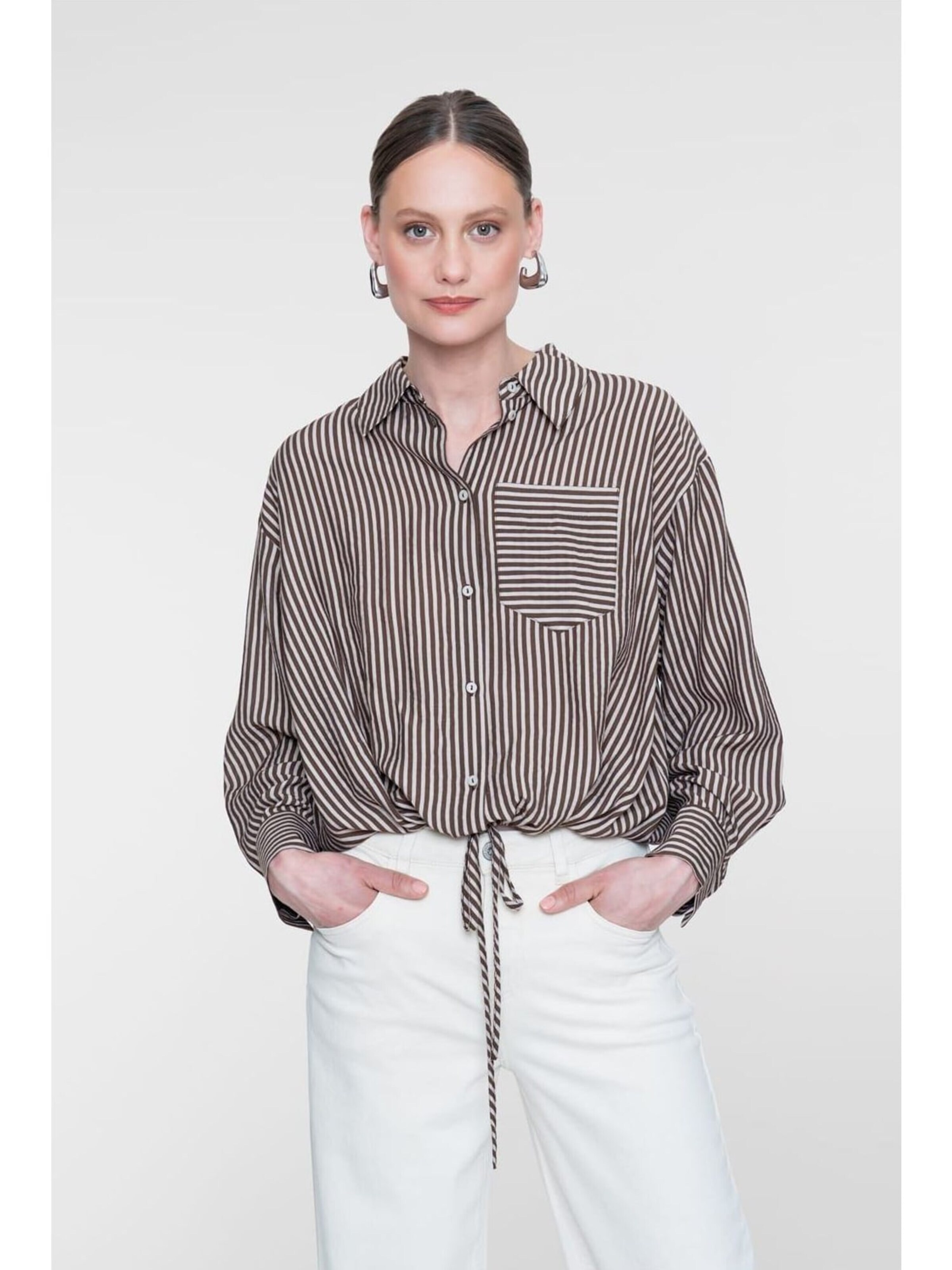 Geisha Blouse in Bruin