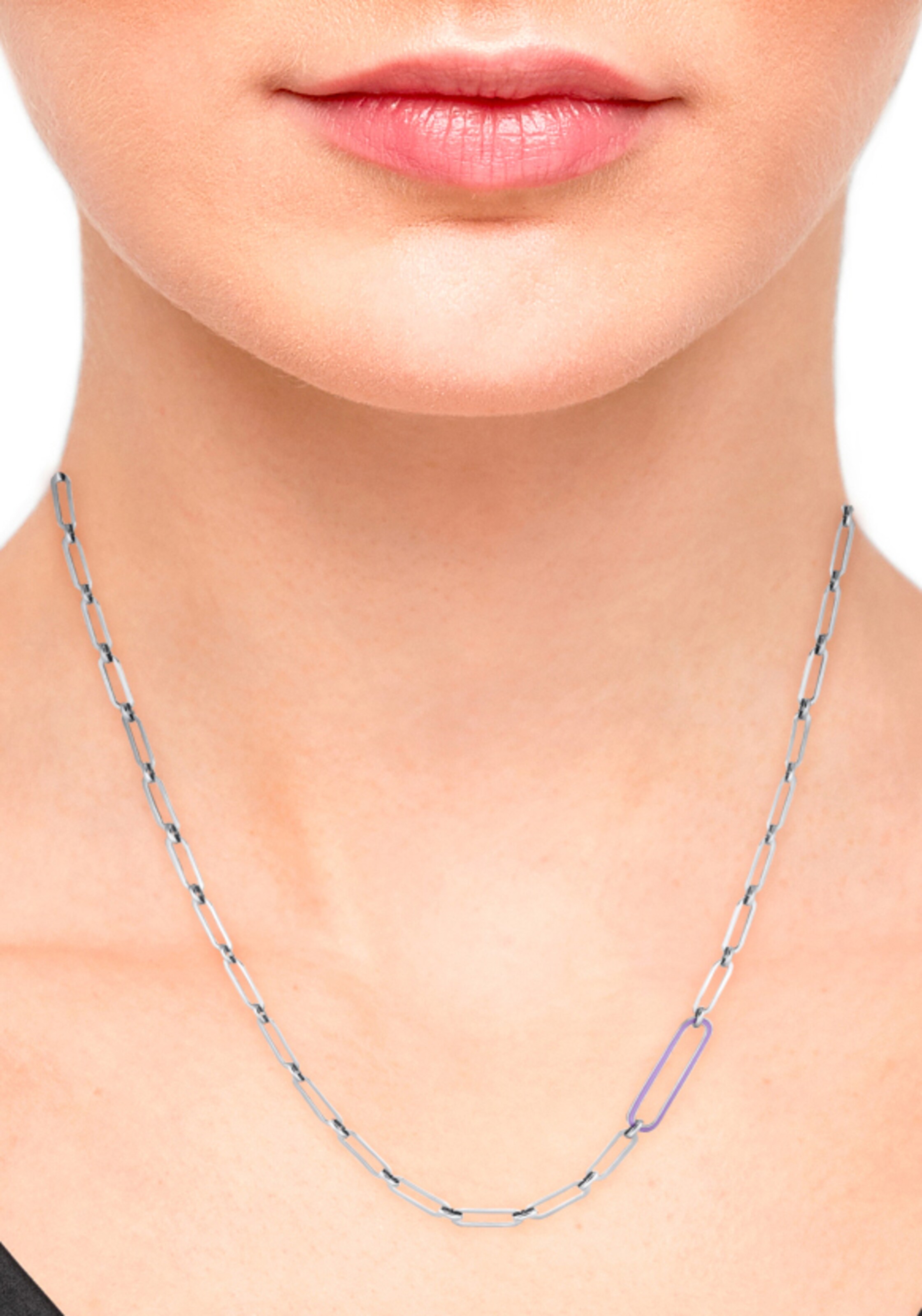 s.Oliver Necklace in Silver: front