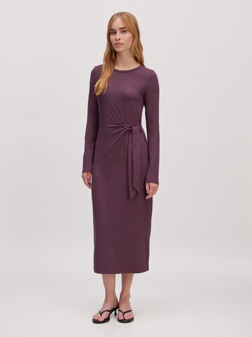 Robe 'Beate' EDITED en rouge : devant